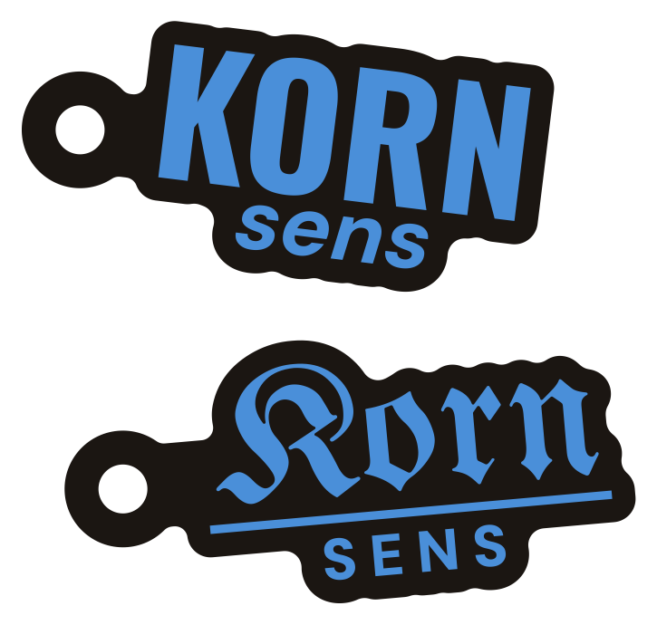 Kornsens-Anhänger in Blau, Grotesk und Fraktur